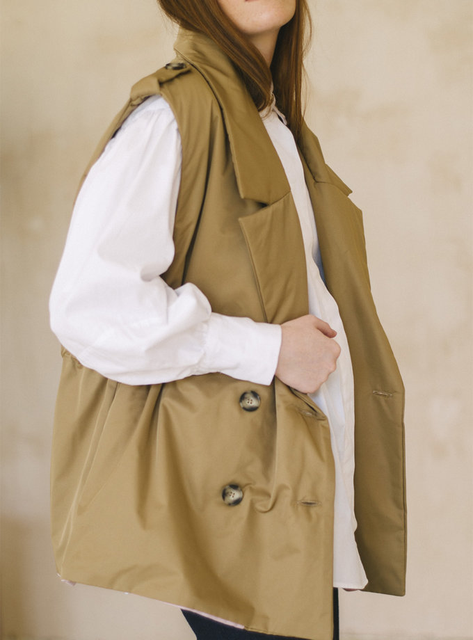 Тренч-жилет відтінку кемел NESAMOVYTO (NST_ZH1) - фото 17