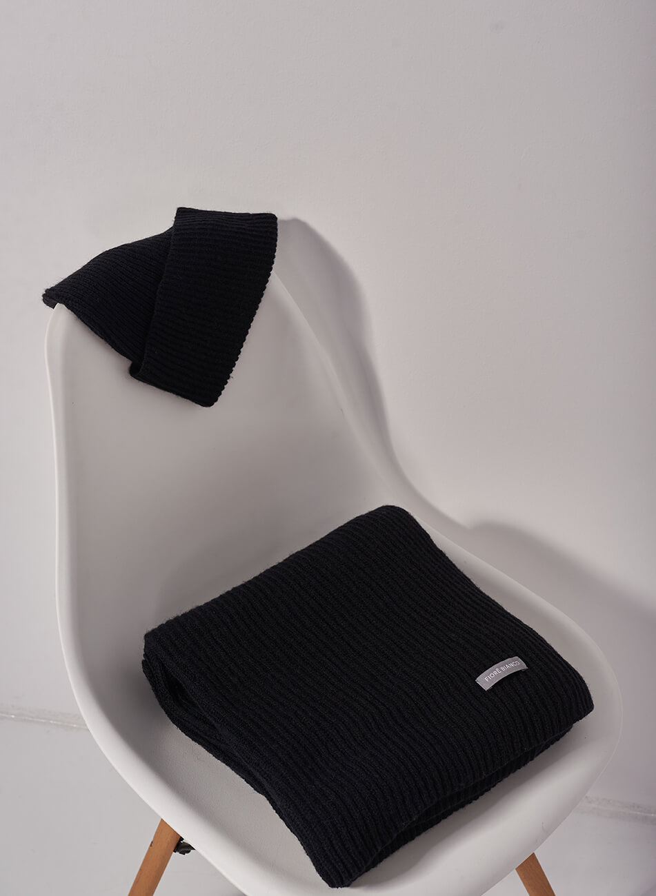 BD1465E6-5393-4E78-88E4-58C2C3A6B6D7 Шарф з вовни мериноса FIORE BIANCO (FRBC_FBscarf__black) - фото 6