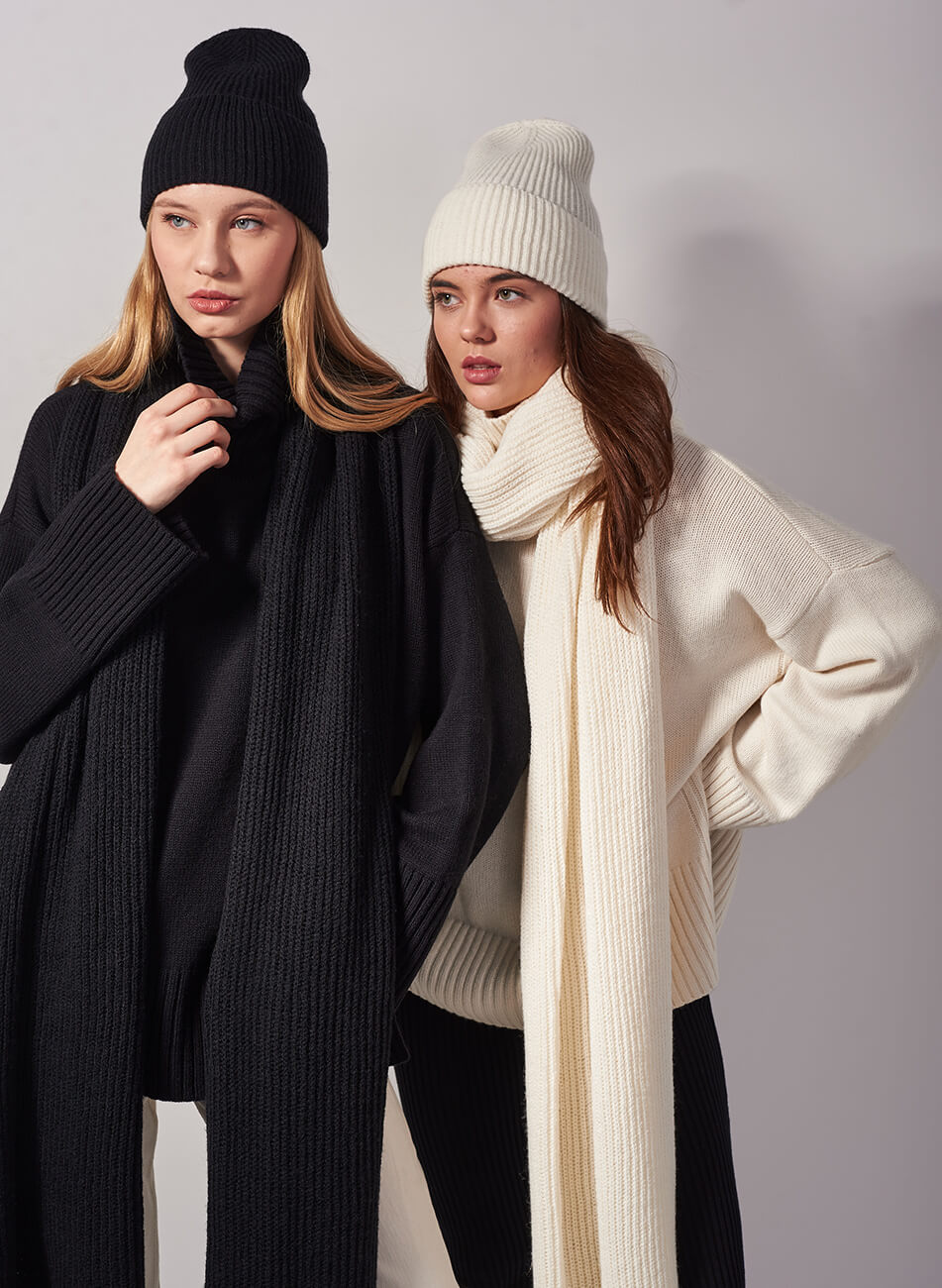 CA1F8396-B029-43E1-B5DD-70225910A8B7 Шарф з вовни мериноса FIORE BIANCO (FRBC_FBscarf__black) - фото 7