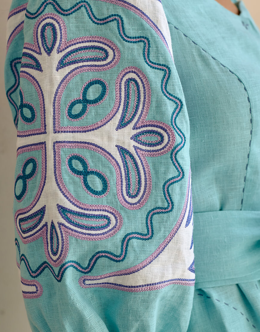 IMG_6511 Сукня Аплікація з біло-фіолетовою вишивкою EMBROIDERED GEM (EMB_SS22_1035) - фото 5