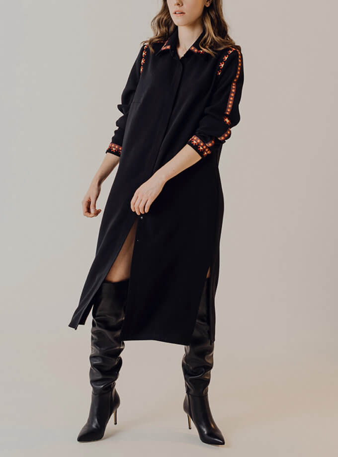 Довга чорна сорочка з дизайнерською вишивкою GAPTUVALNYA (GPTV_AA_700)