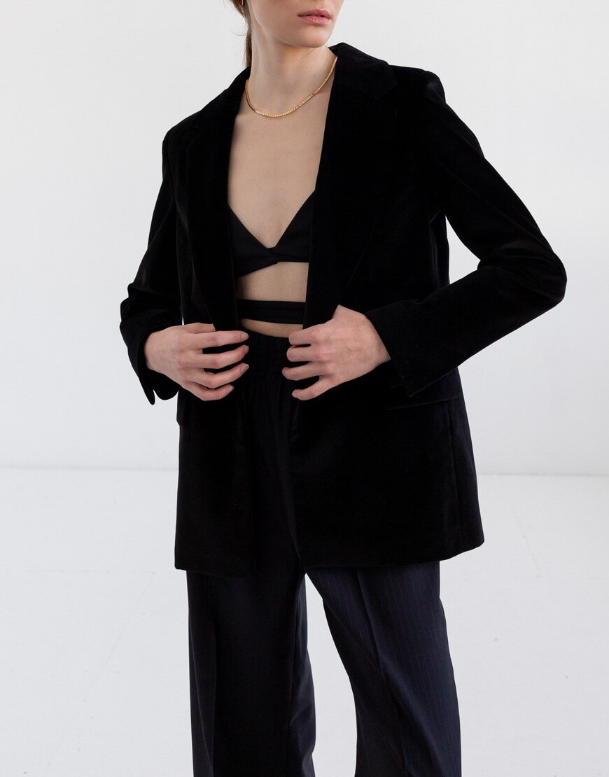 66ff4b_2f9585fa5ad44e19b9b08cea8fdaabaf_mv2 Чорний топ зі стрічками IRARO (IRRO_IR_FW22_TB_006) - фото 5