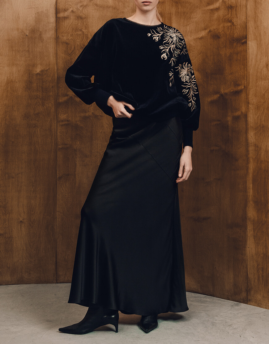 sweater2 Світшот з дизайнерською вишивкою Яворівський дивоцвіт, темно-синій оксамит GAPTUVALNYA (GPTV_GA_AA_1307) - фото 6