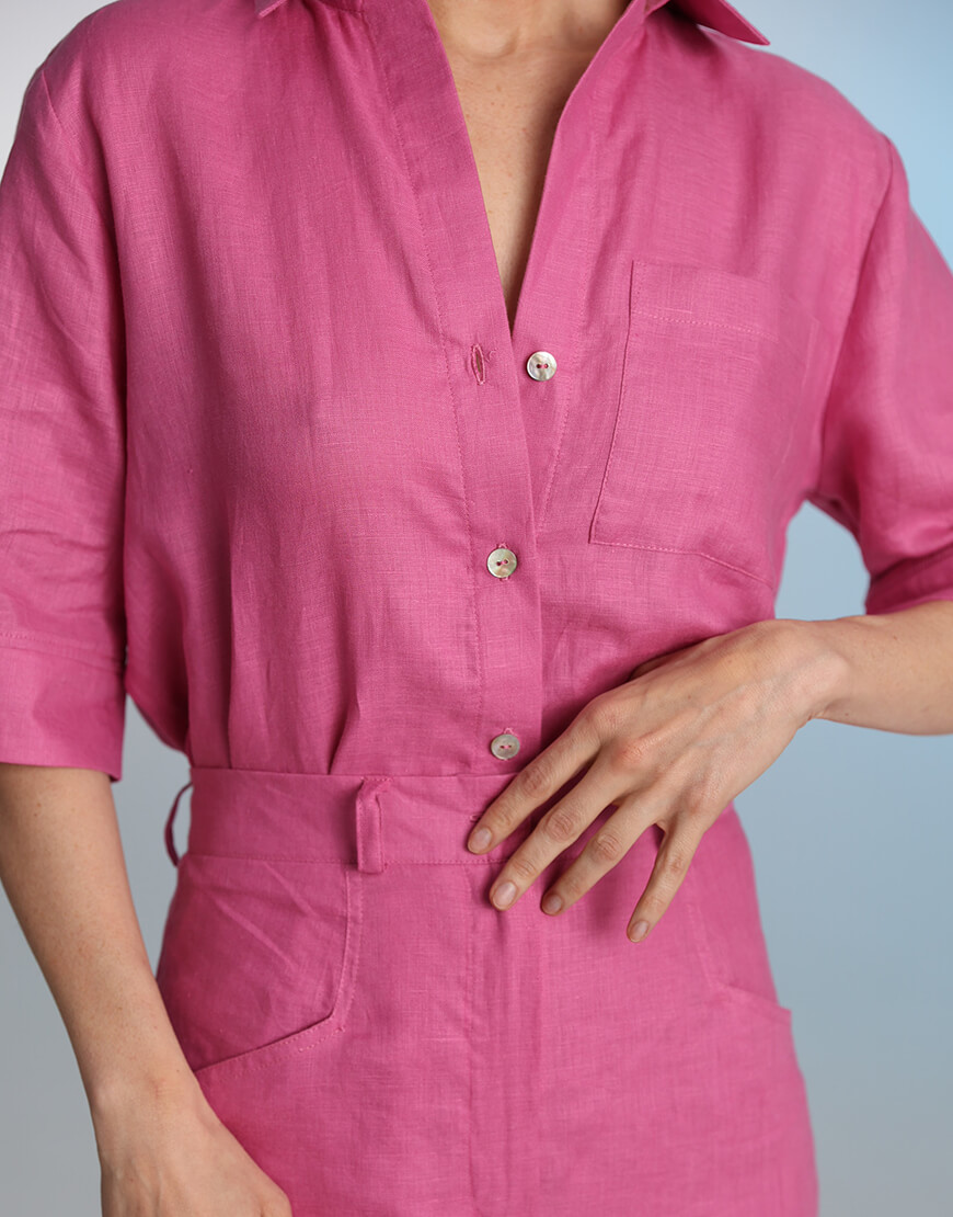 8S1A0861 Лляний костюм шорти та сорочка малинового кольору THE ESSENCE (ESSENCE_TE24-22) - фото 16