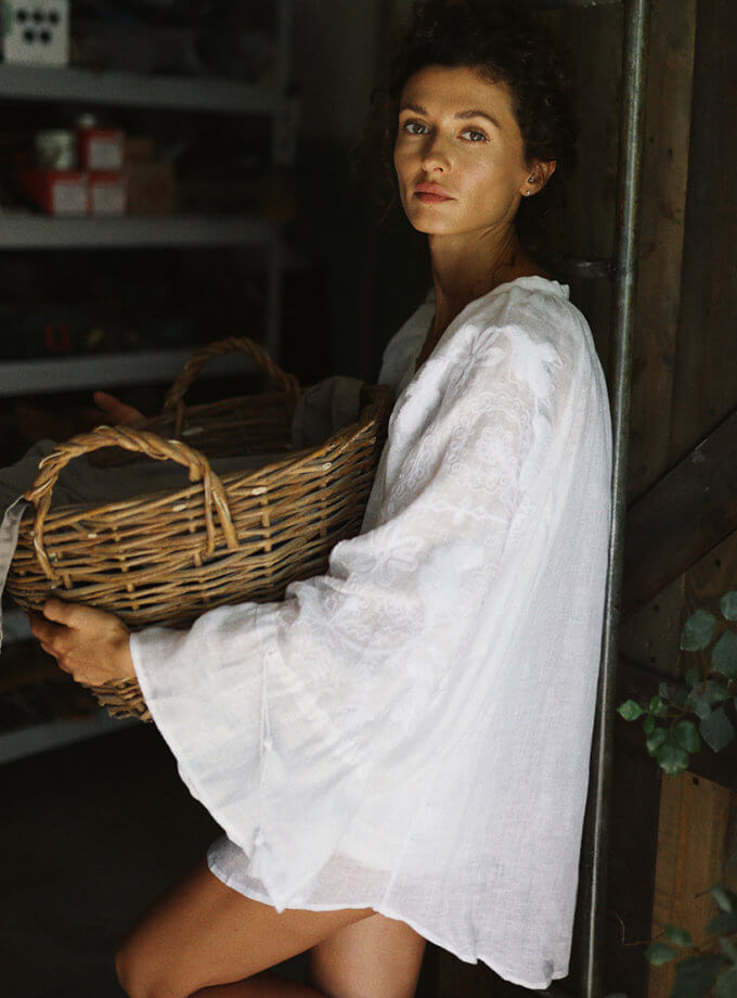 Сорочка Олександра біла VARENYKY FASHION (VRNK_UA-9550)