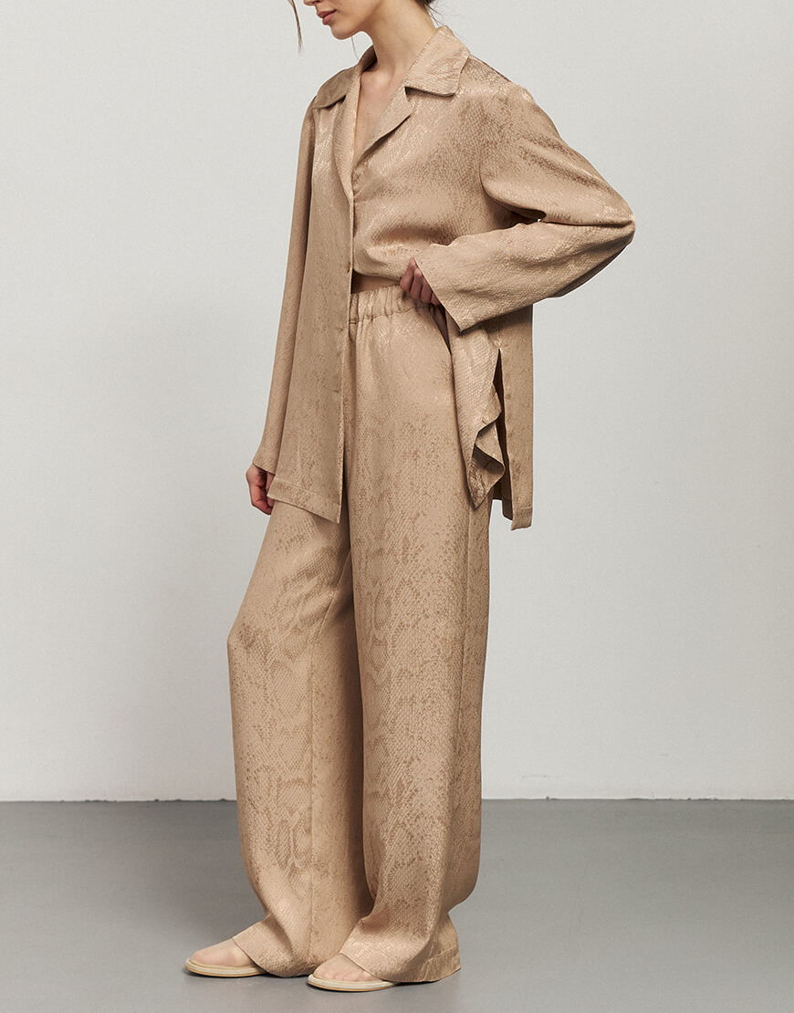 brand_2987 (2) Бежеві штани з анімалістичним принтом рептилія KOLOSOVA (KLSVSUM243) - фото 2