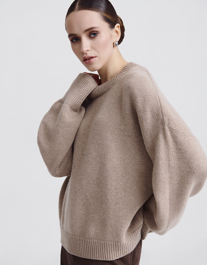 8604_PS Светр оверсайз з круглою горловиною з вовни мериноса та кашеміру FIORE BIANCO (FB1202_mokko) - фото 4