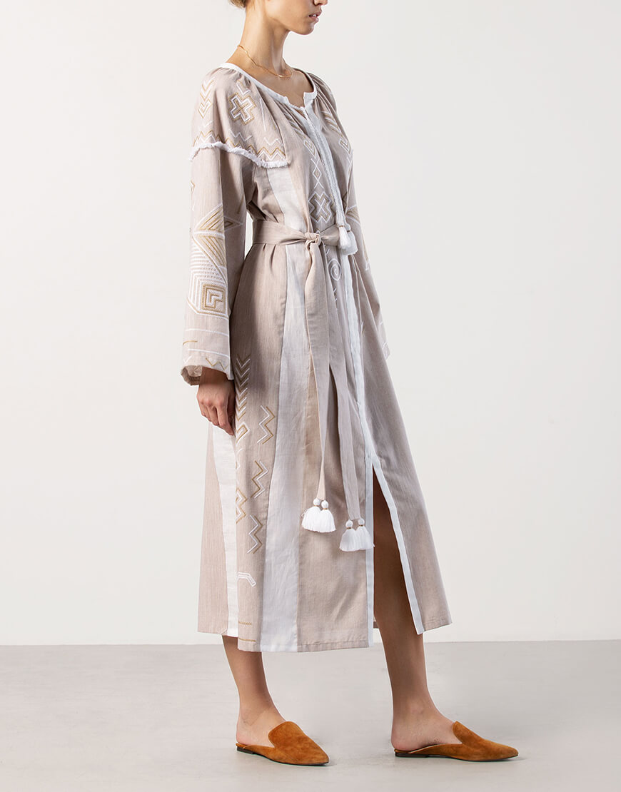 YFlAAecF2WeAxapYRSUDJFE5tYe9eBzCiNpAL7Hl Вишита сукня ніжно бежевого кольору Zozulya ETNODIM (ETN_Zozulya) - фото 5