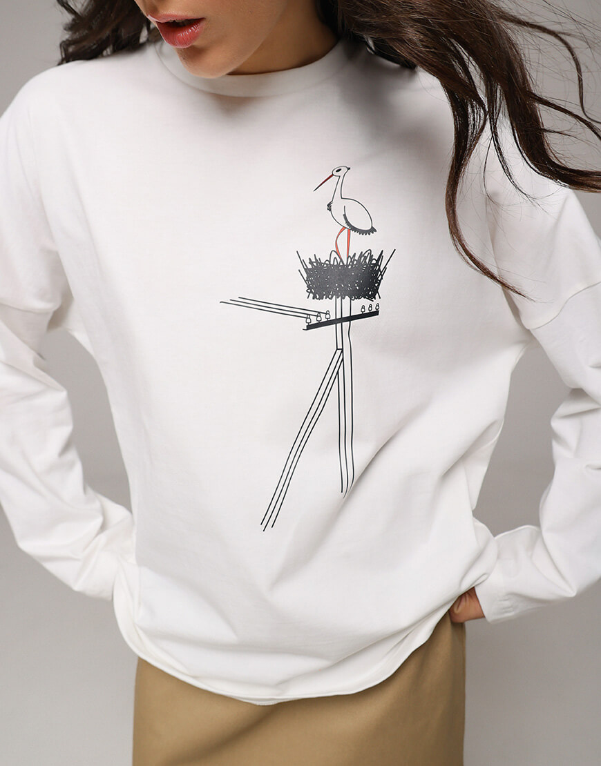 3862-1 Білий лонгслів з лелекою ANNA YAKOVENKO (AY_3862) - фото 3