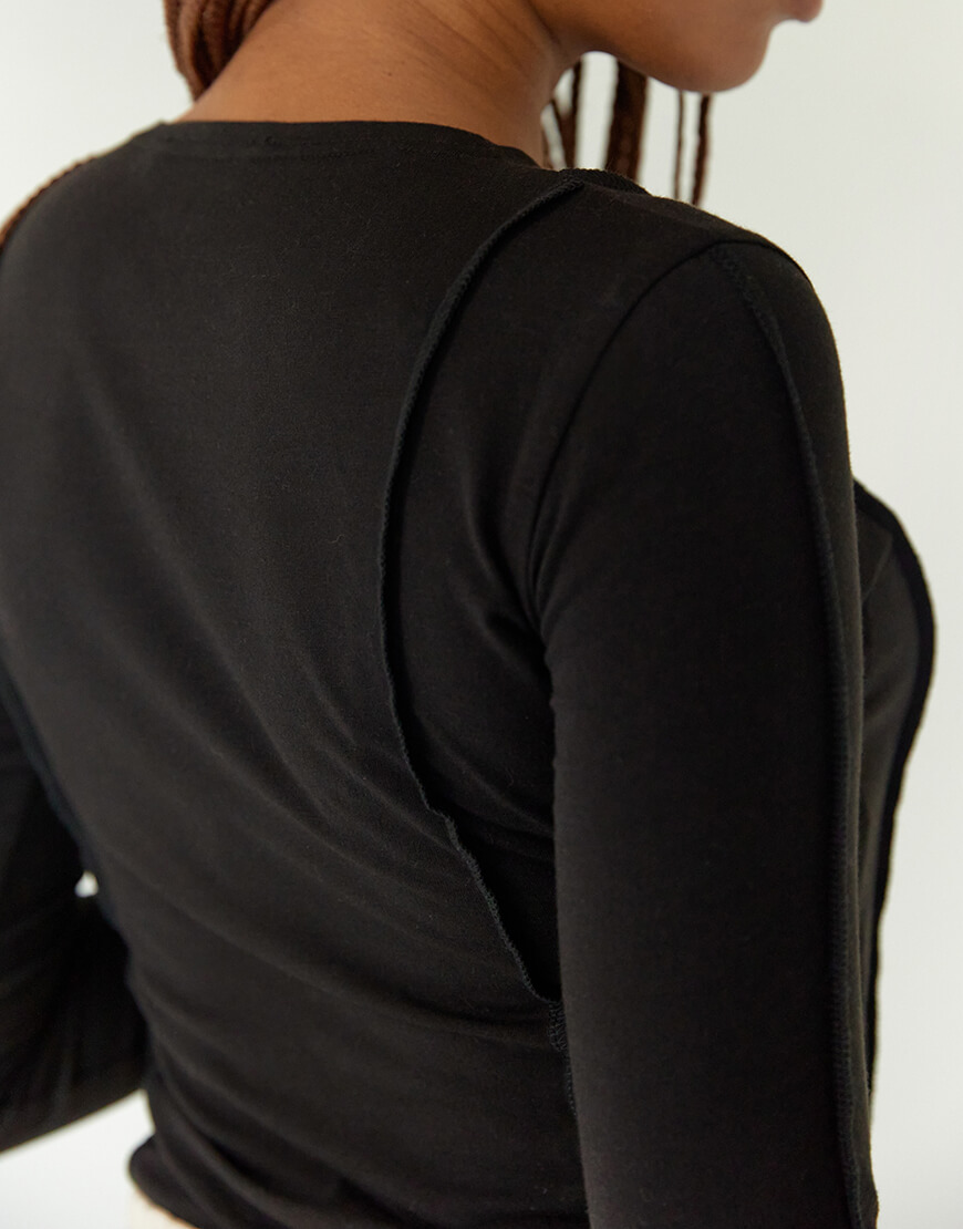 Facetune_01-11-2023-14-18-20 (1) Лонгслів з акцентними швами у чорному кольорі MAXAVI (MX2420) - фото 4