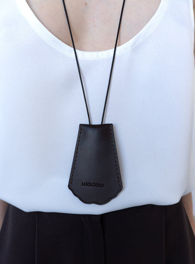 Шкіряна ключниця у кольорі темний шоколад LiSOLODKA (LS_6712_24)