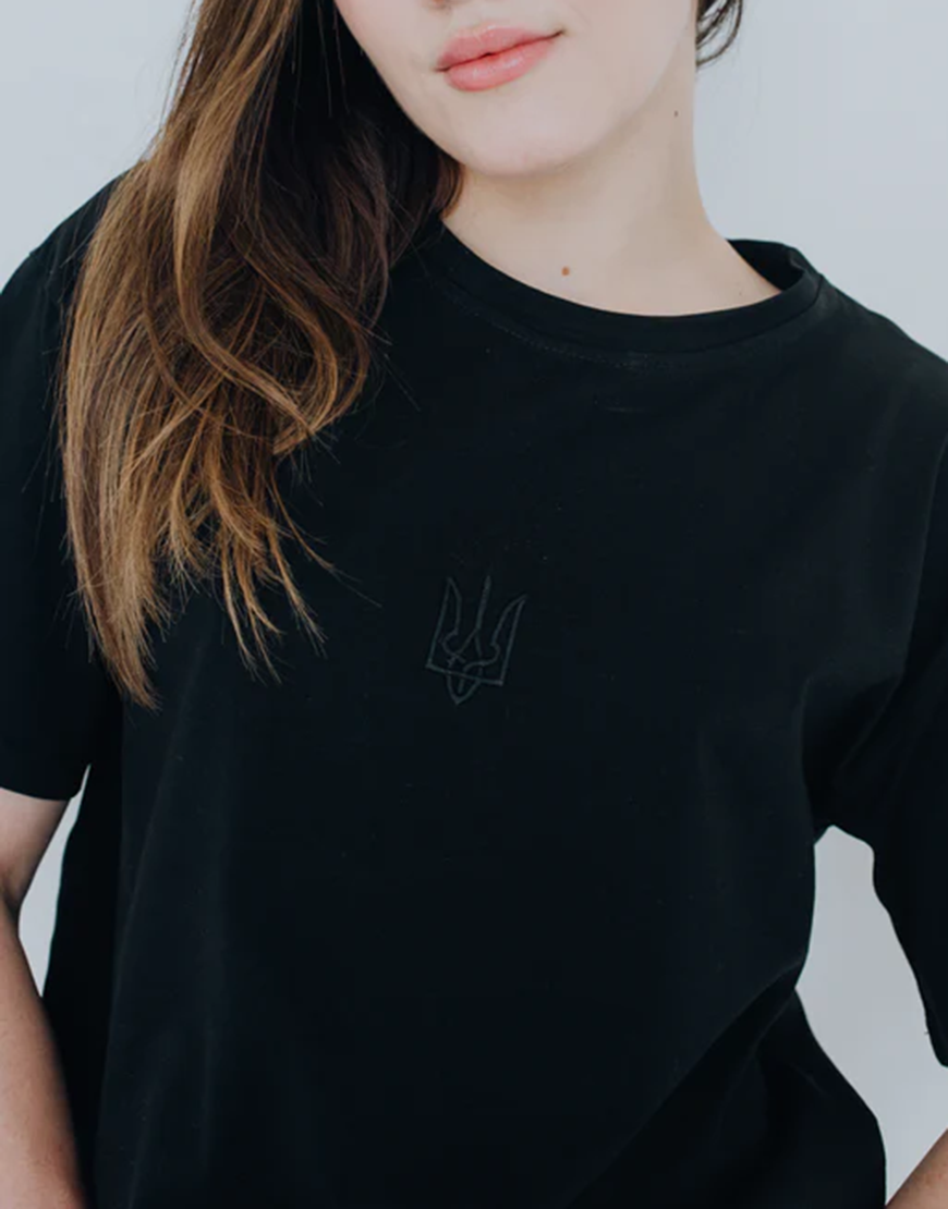 DSC_7113 Футболка Класичний тризуб чорний NI GRAMA DRAMY (NGD_sh-klt-b) - фото 3