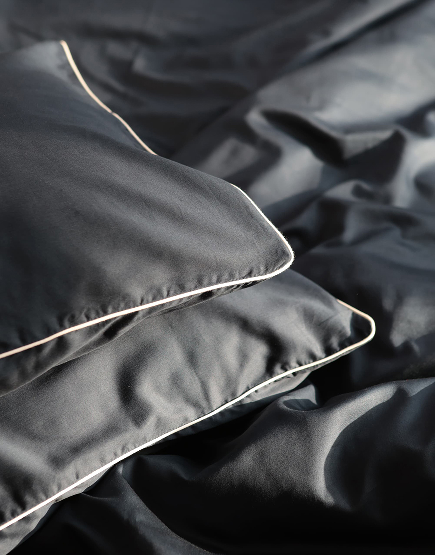 AZ1A5717-pichi Комплект постільної білизни Чорний сатин з білим кантом BEDCLOZZZES (BEDCLZ_12862-1-1-1-1) - фото 2