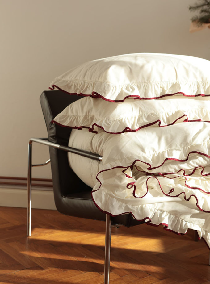 Комплект постільної білизни з рюшами та бордовим кантом BEDCLOZZZES (BEDCLZ_3921-1)