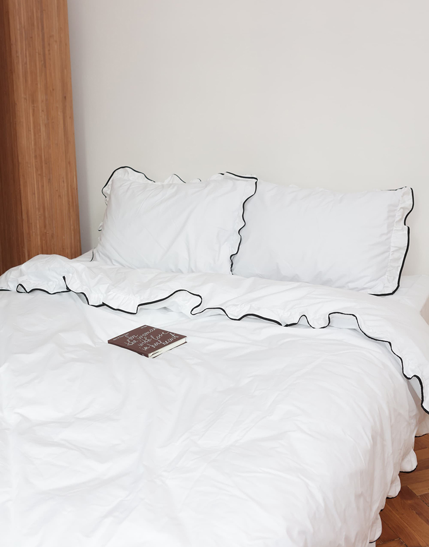 AZ1A6264-pichi Комплект постільної білизни з рюшами та чорним кантом BEDCLOZZZES (BEDCLZ_3921-1-1) - фото 4