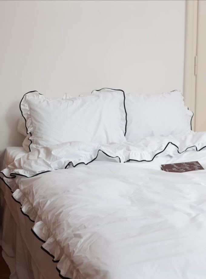 Комплект постільної білизни з рюшами та чорним кантом BEDCLOZZZES (BEDCLZ_3921-1-1)