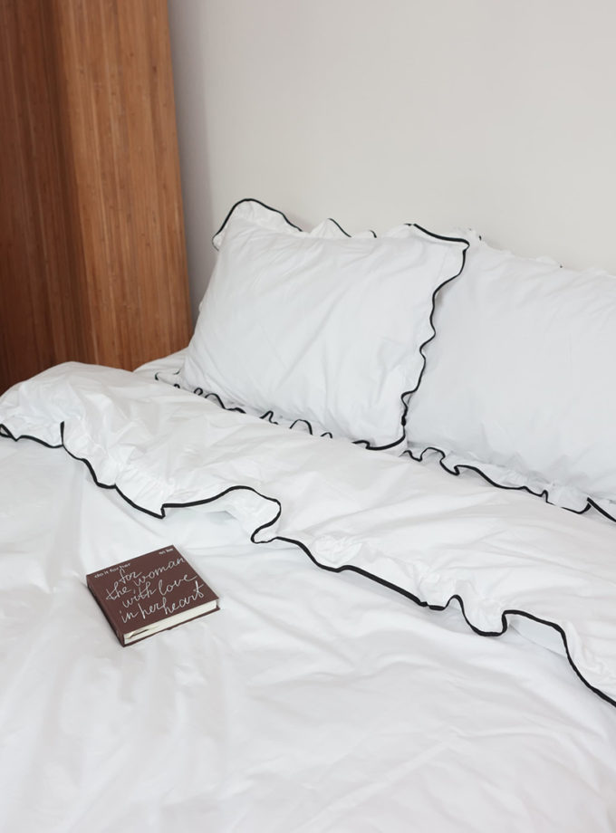 Комплект постільної білизни з рюшами та чорним кантом BEDCLOZZZES (BEDCLZ_3921-1-1)