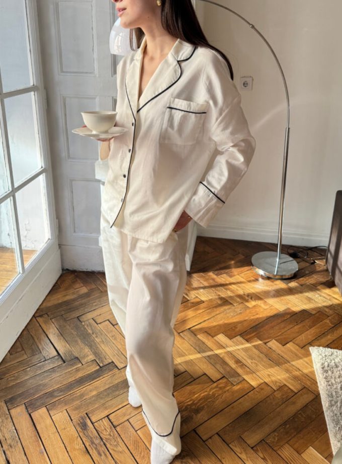 Сатинова піжама молочна кольору з чорним кантом BEDCLOZZZES (BEDCLZ_pj_08)