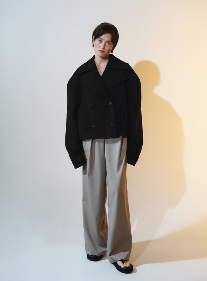 Чорне вкорочене пальто Тиха влада AMBITNA (Ambtn_17)