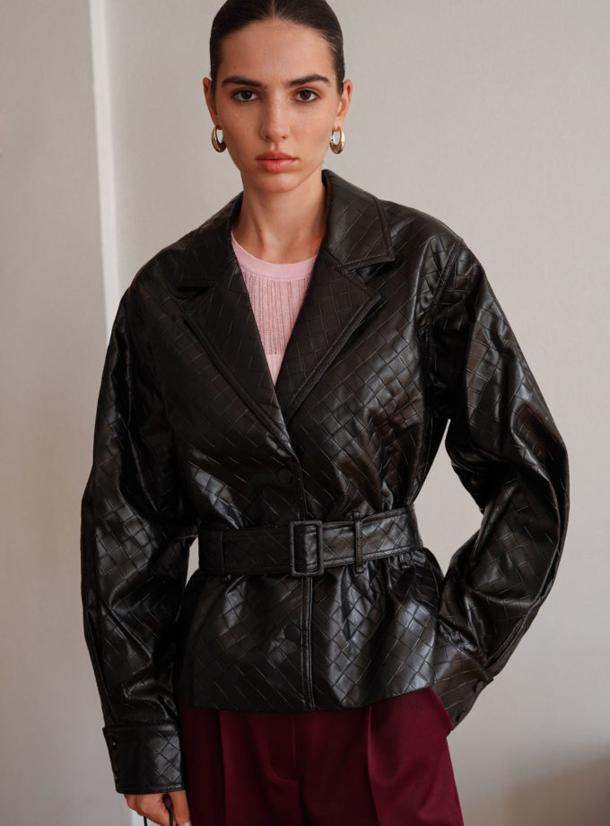 Куртка з фактурної еко-шкіри з поясом чорна THE LACE (TLA_00002834)