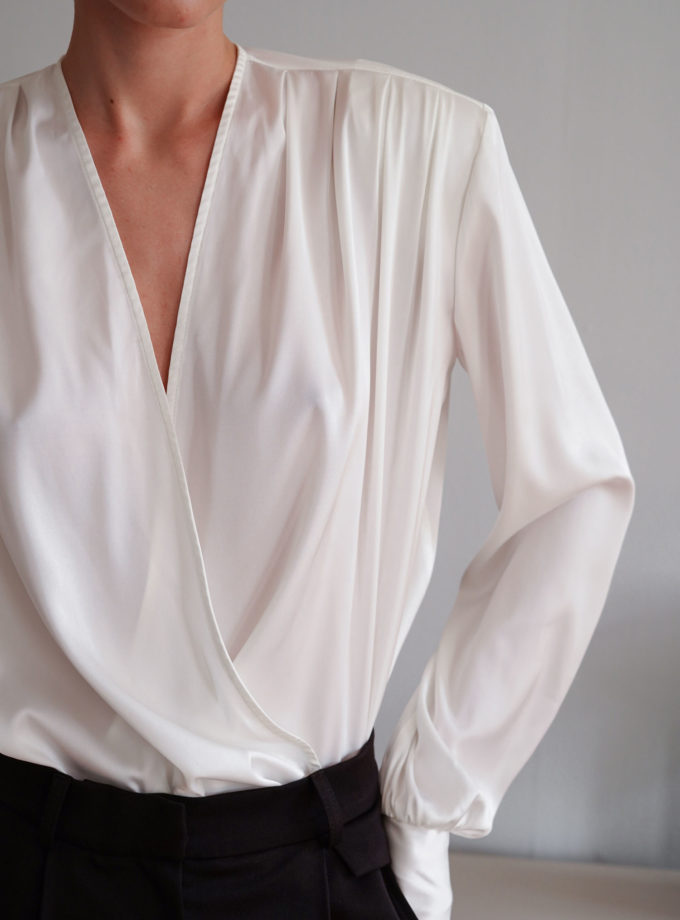 Блуза сатинова зі складами молочна THE LACE (TLA_00003370)