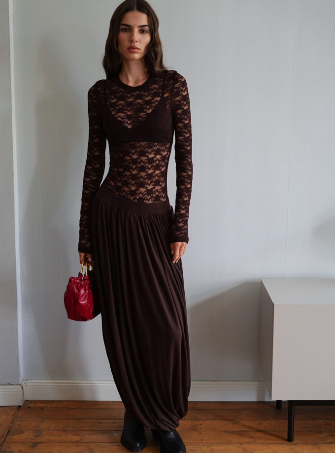 Трикотажна спідниця міді зі складами шоколадна THE LACE (TLA_00003395)