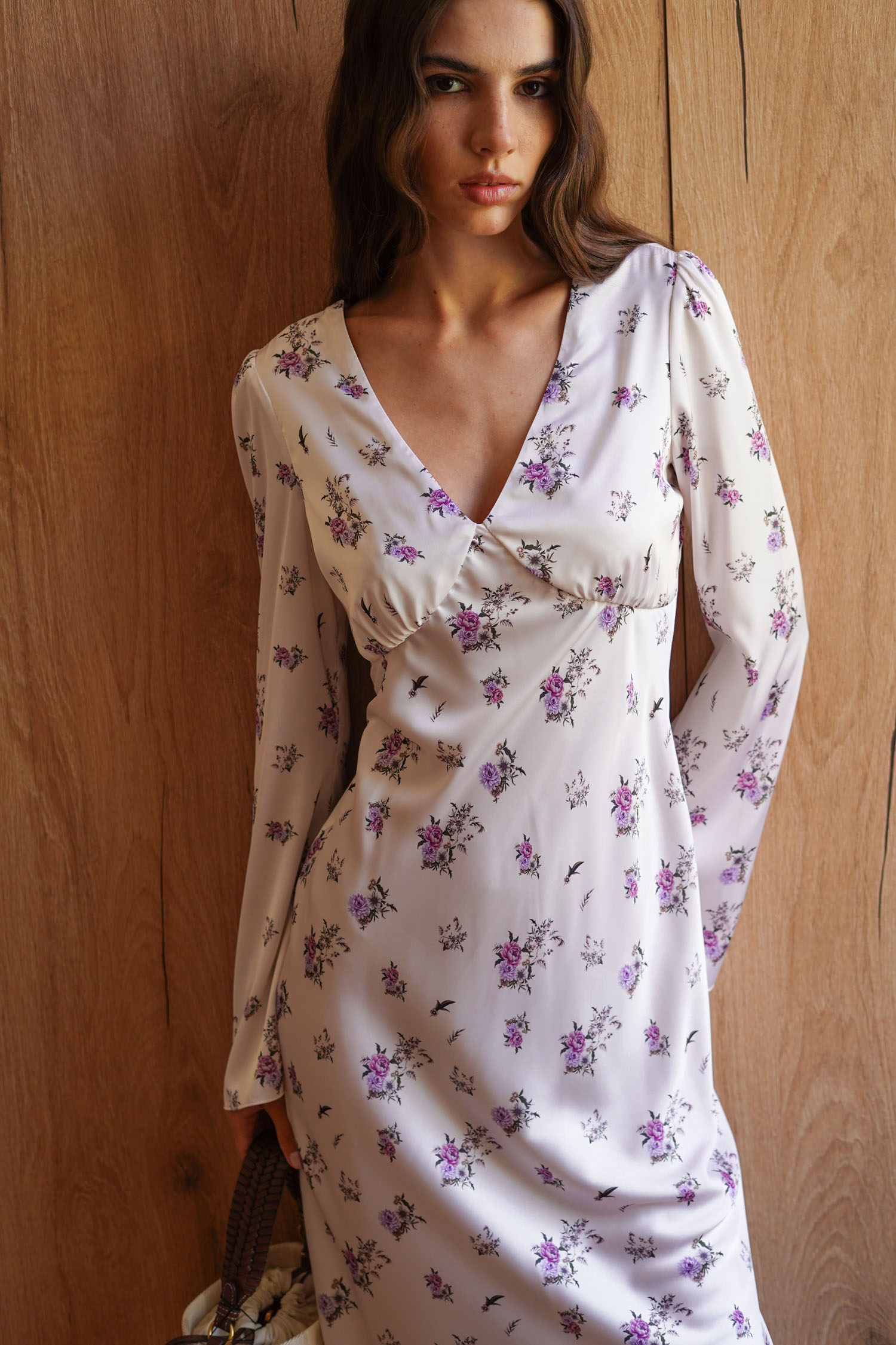 00003417-5 Сукня міді сатинова з V-вирізом та принтом кремова THE LACE (TLA_00003417) - фото 5