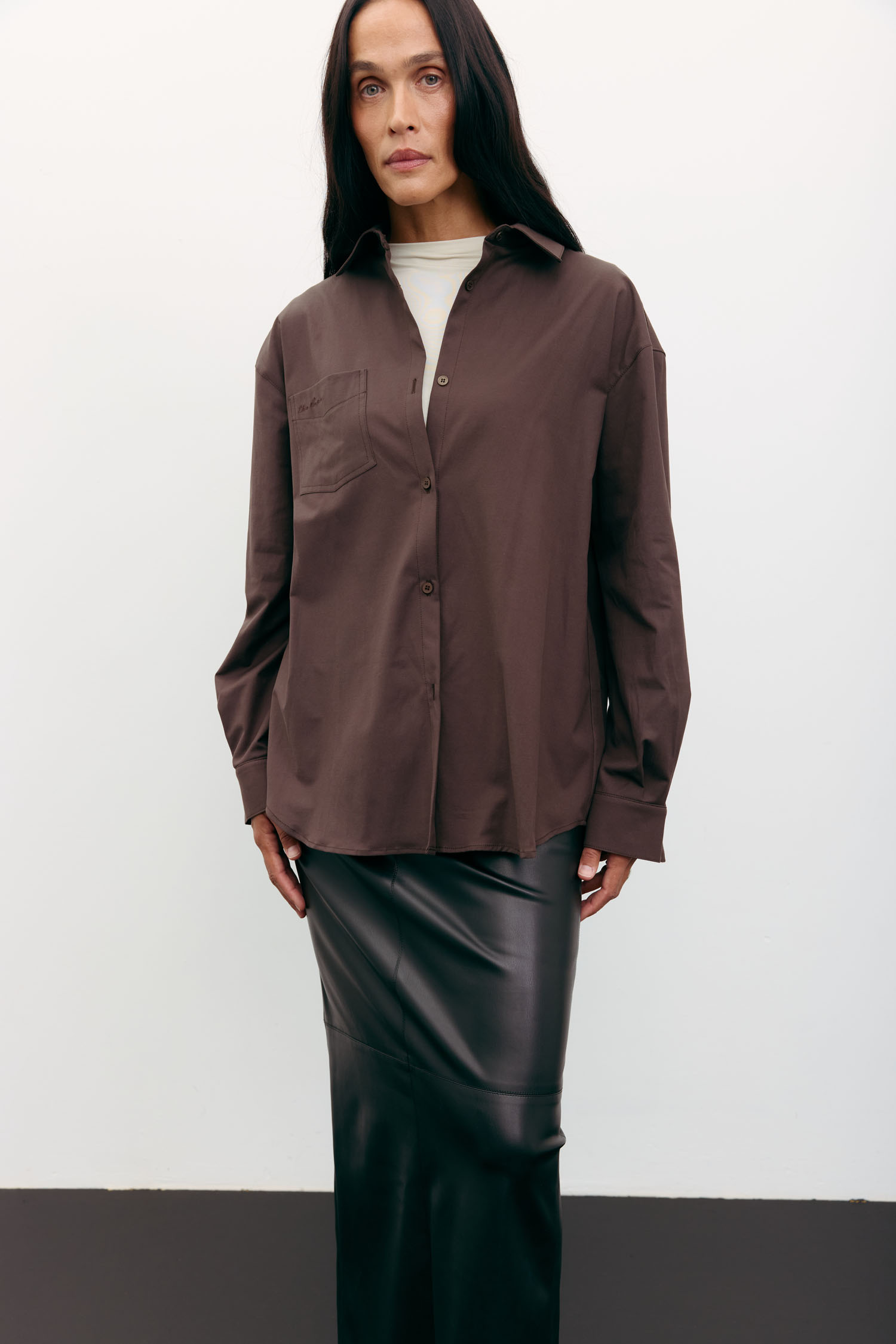 00003486-2 Сорочка оверсайз з вишивкою шоколадна THE LACE (TLA_00003486) - фото 2