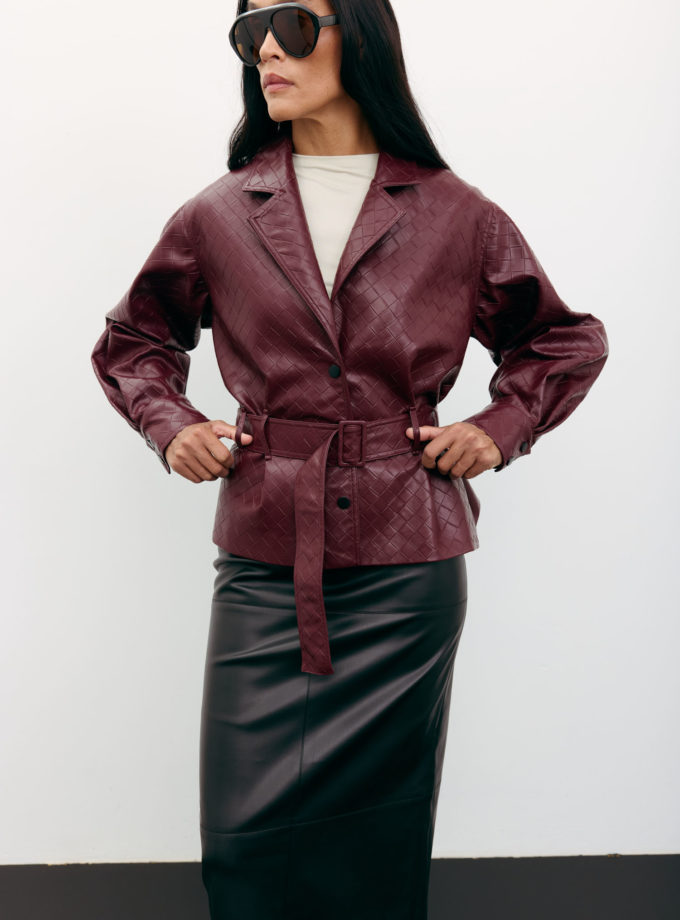 Куртка з фактурної еко-шкіри з поясом бордова THE LACE (TLA_00003491)