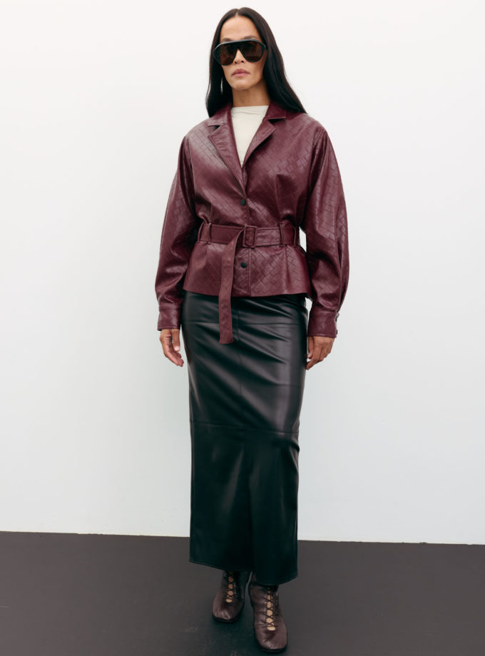 Куртка з фактурної еко-шкіри з поясом бордова THE LACE (TLA_00003491)