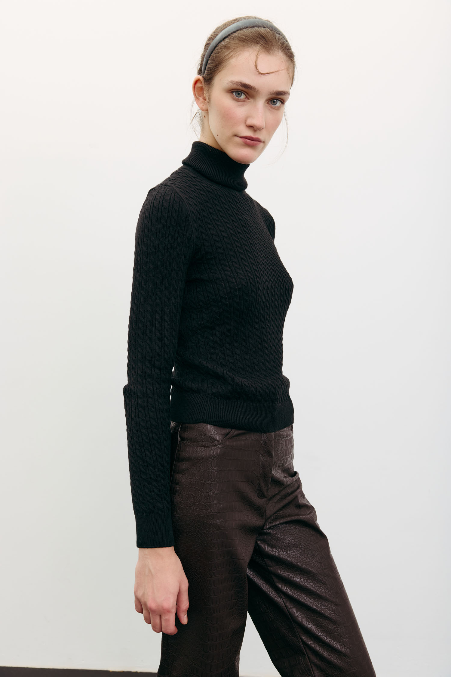 00003508-4 Водолазка з фактурним візерунком чорна THE LACE (TLA_00003508) - фото 4