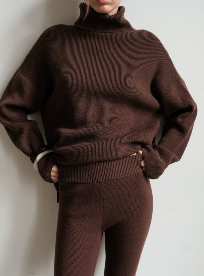 Светр трикотажний прямого крою з горловиною шоколадний THE LACE (TLA_00003612)