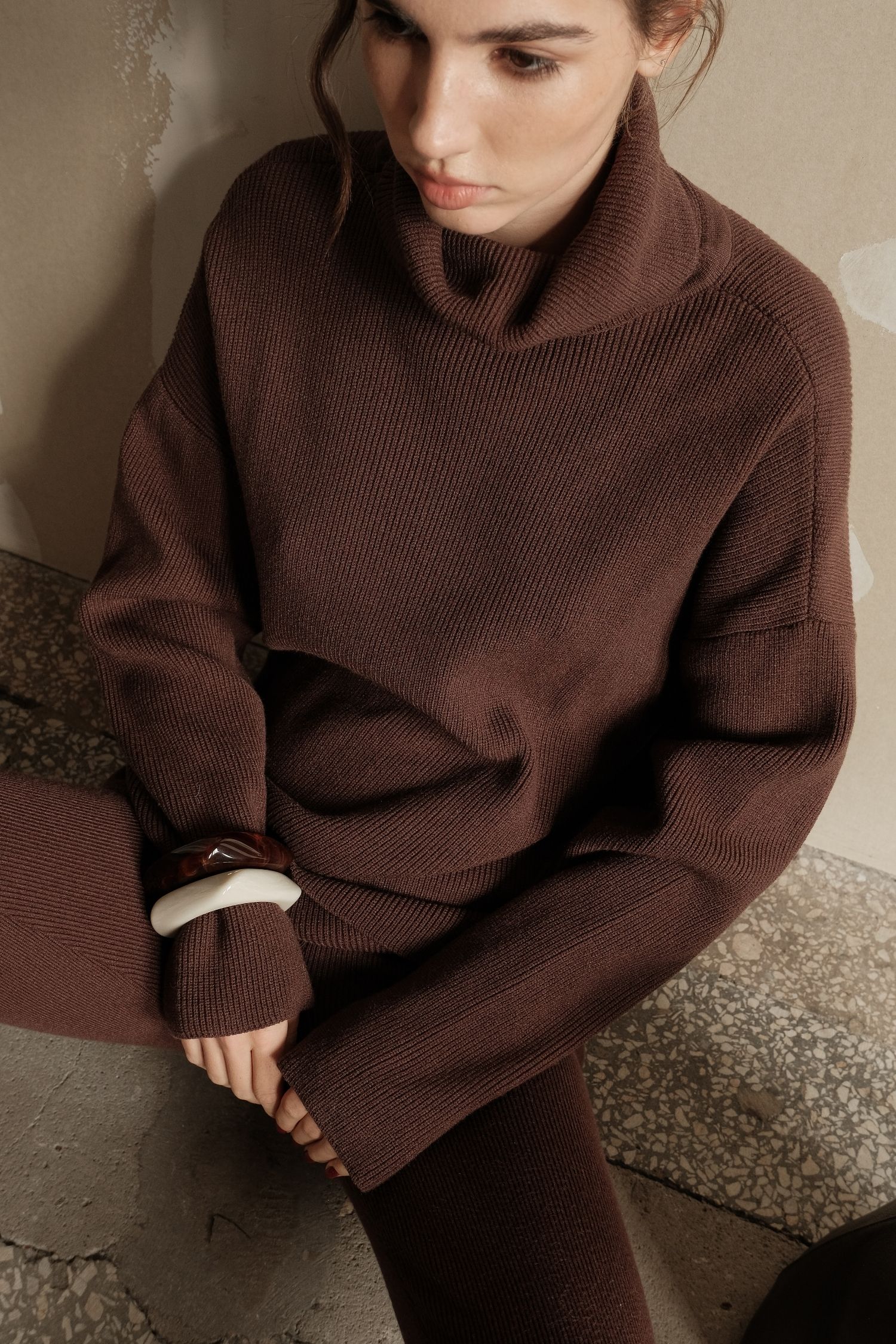 00003612-6 Светр трикотажний прямого крою з горловиною шоколадний THE LACE (TLA_00003612) - фото 6