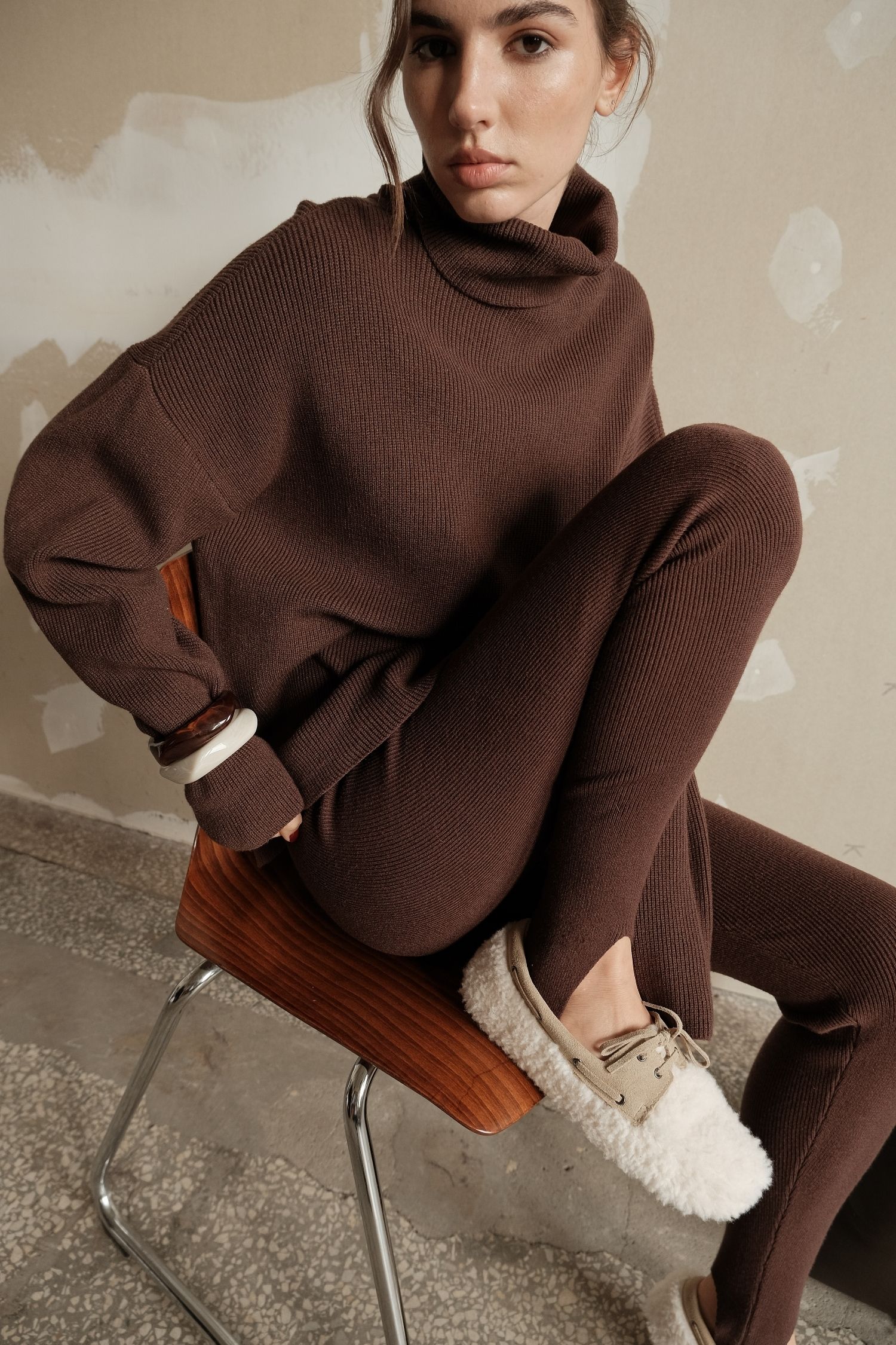 00003612-8 Светр трикотажний прямого крою з горловиною шоколадний THE LACE (TLA_00003612) - фото 8