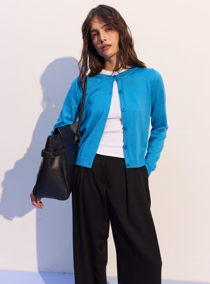 Трикотажний кардиган з круглим вирізом та вишивкою яскраво-блакитний THE LACE (TLA_00003735)