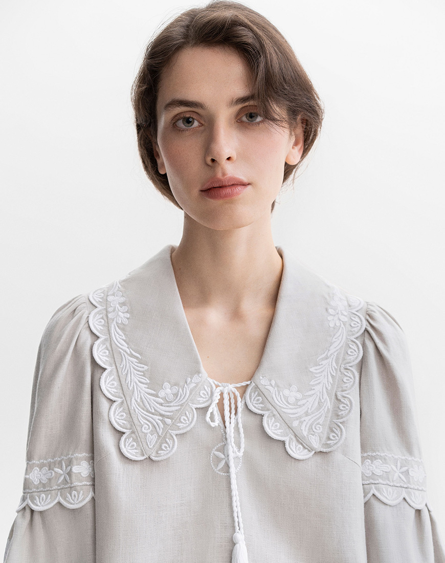 78FSpWzj3Iq06M344c4lfantWzo4iTaetbu2Wo1a Лляна блуза сірого кольору вишивкою Нова Каховка ETNODIM (ETN_kakhovka) - фото 4