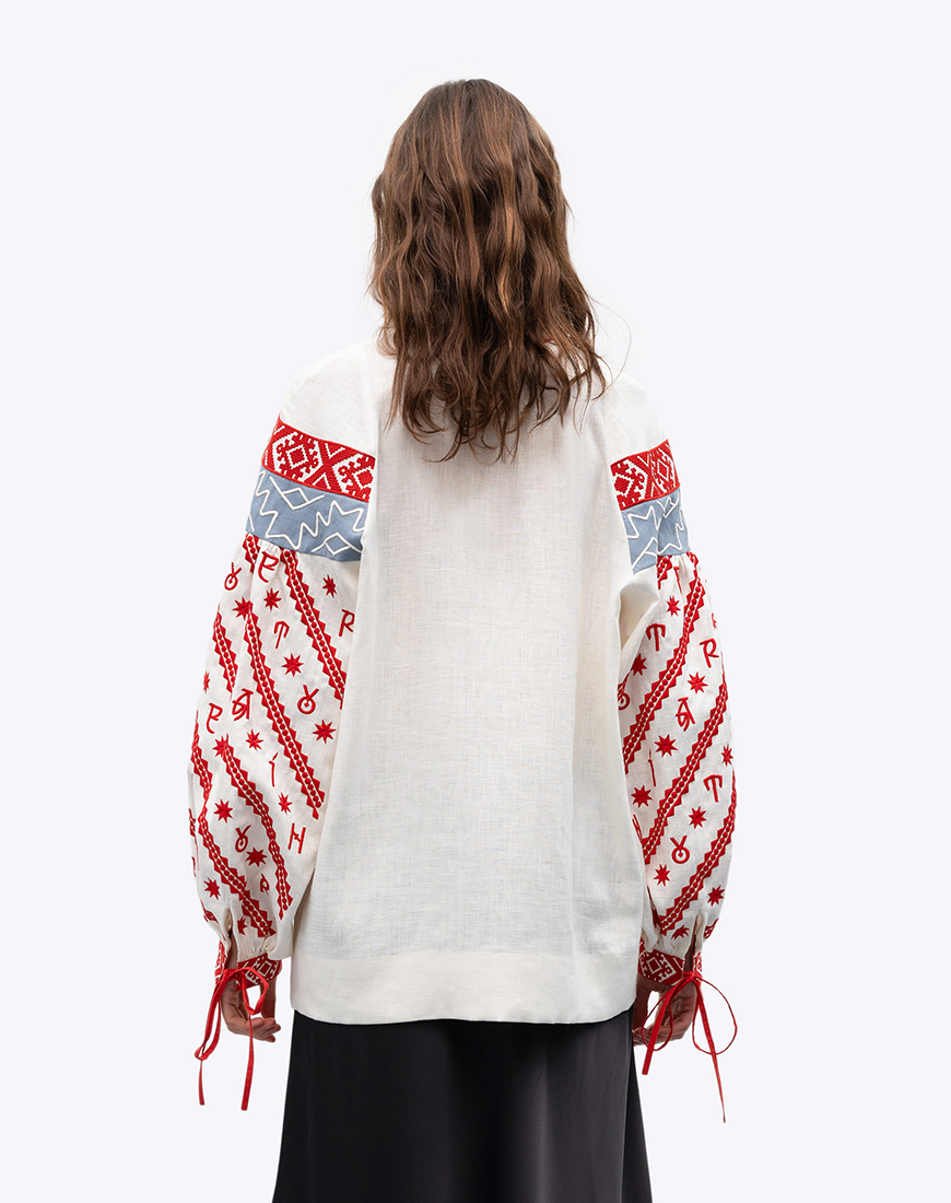 scJNOgMd9lquJ6j5clNL47ObEHnfQwTLRvLb78em Жіноча вишита блуза присвячена абетці Rutenia ETNODIM (ETN_Rutenia) - фото 3