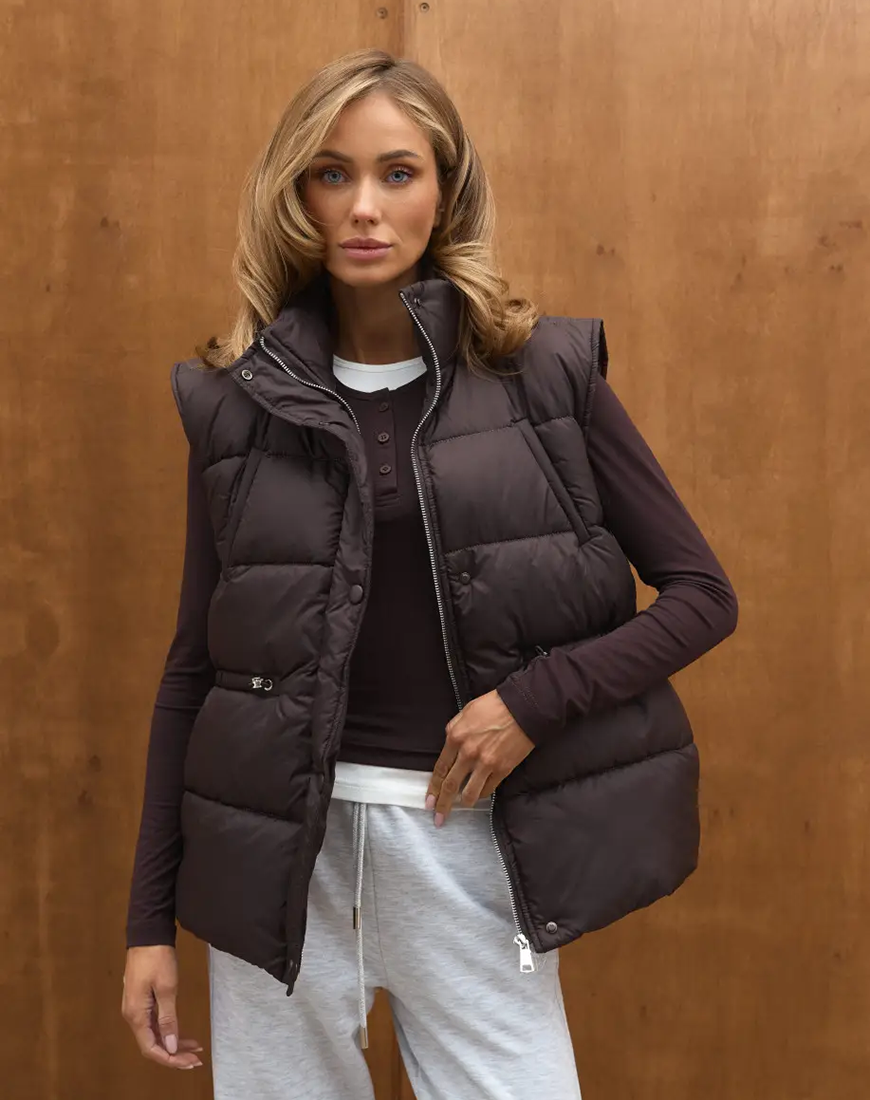 zhilet-uteplenij-z-zatyazhkami-ow001 (4) Жилет Утеплений з затяжками OW001 коричневий TWICE (TWC_2439-9909-zhilet_br)