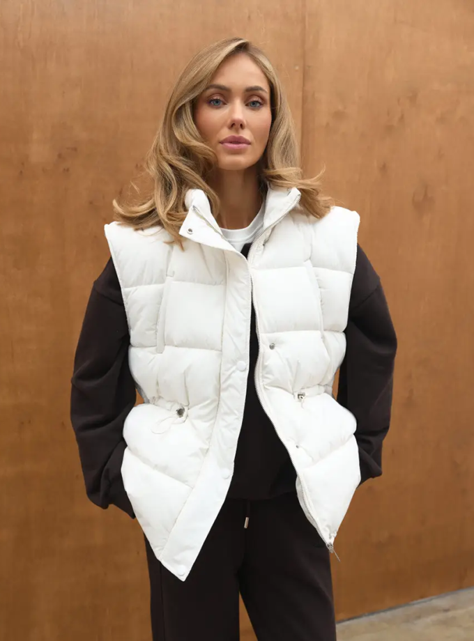 Жилет Утеплений з затяжками OW001 молочний TWICE (TWC_2439-9909-zhilet_mlk)