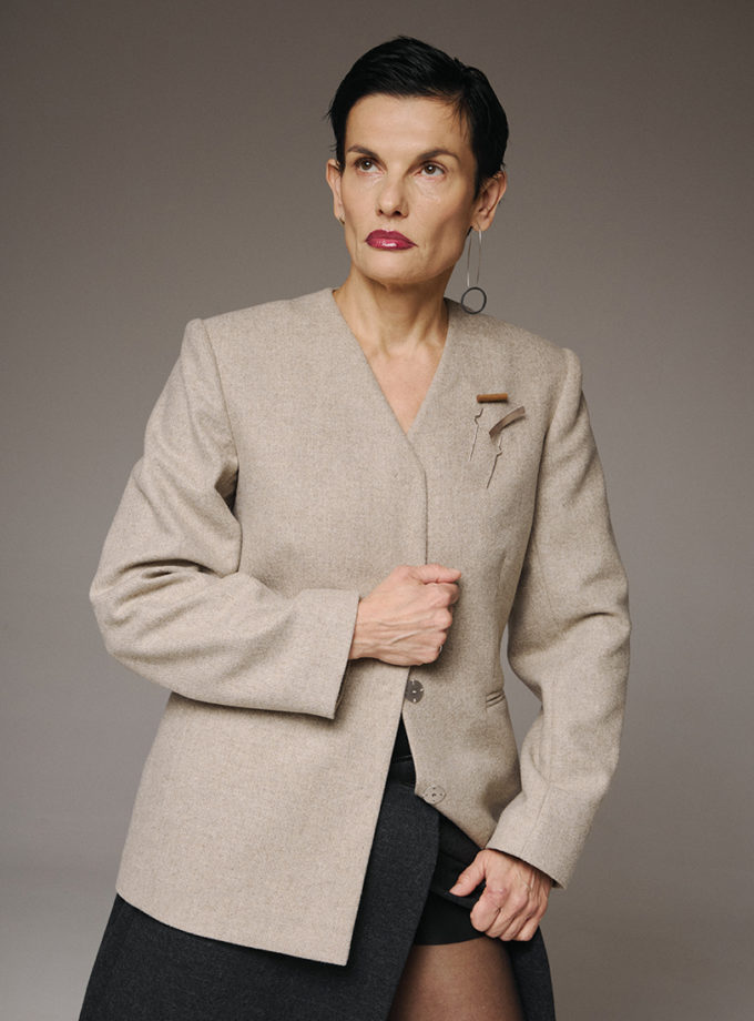 Приталений вовняний піджак без коміра SELERA (SLR_FW26_6)